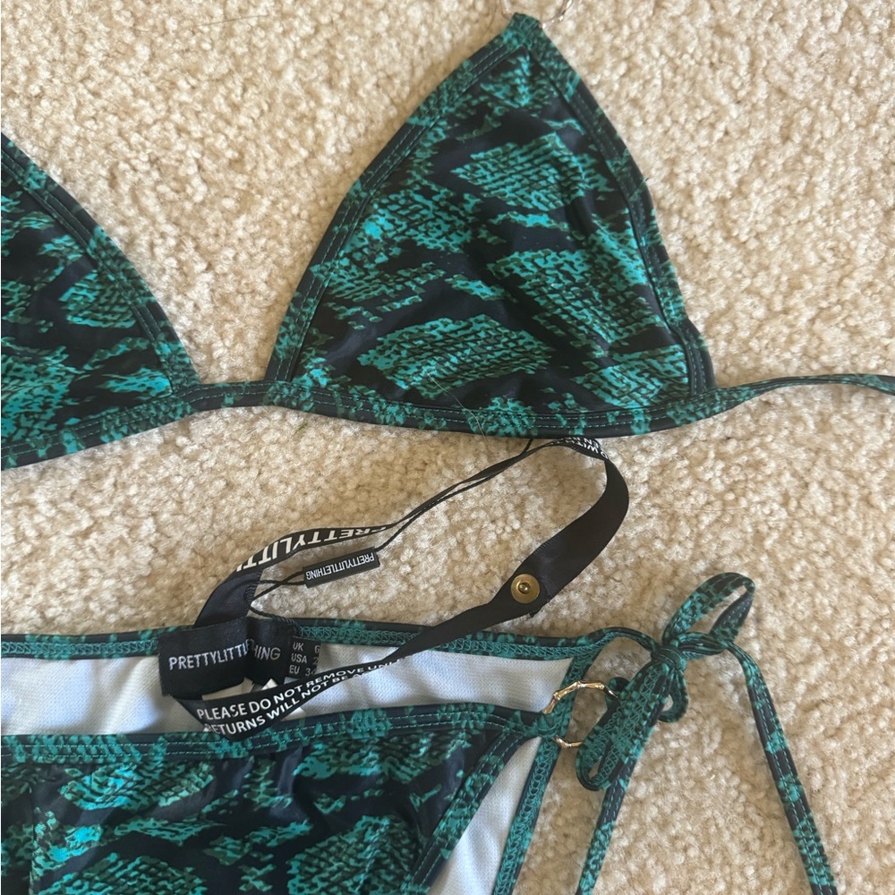 PrettyLittleThing Green & Black Snakeskin Bikini